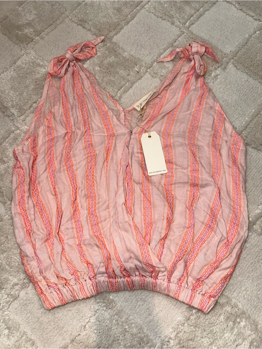 NWT Sleeveless Pink Striped Tie-Shoulder Cropped Summer Top Keyhole Back Size L
